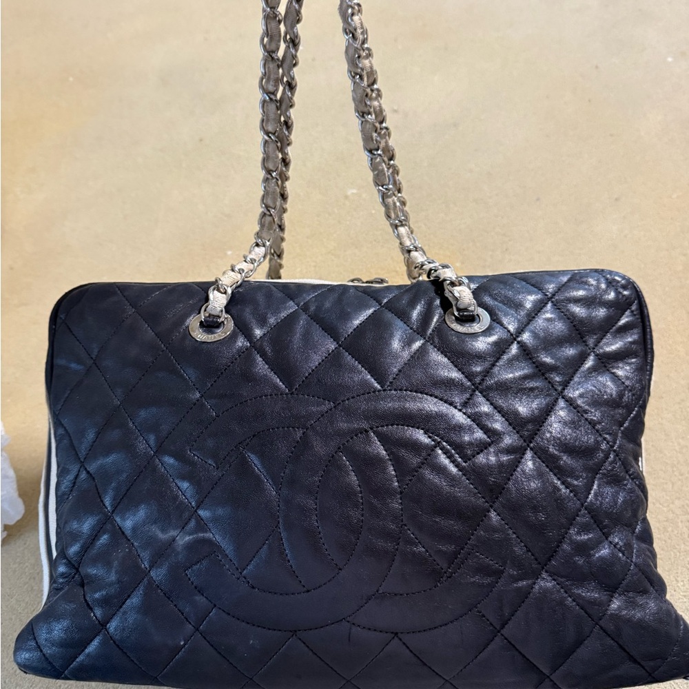 Chic Chanel Black Quilted Leather Bag